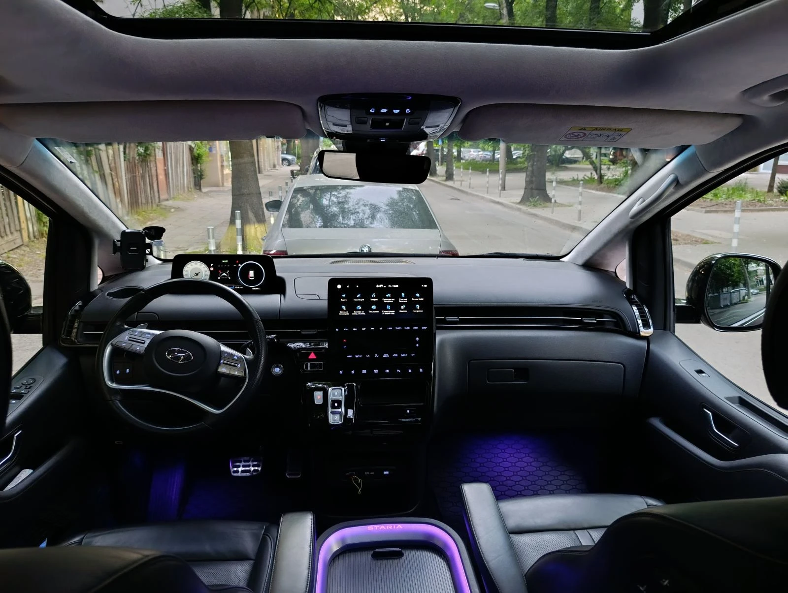 Hyundai Staria Премиум, снимка 4 - Автомобили и джипове - 54575944