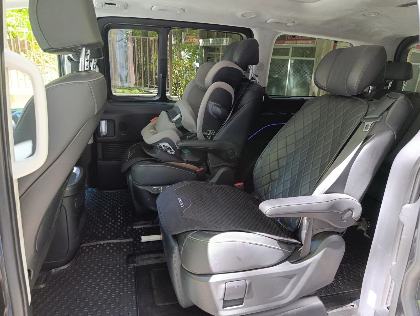 Hyundai Staria Премиум, снимка 13 - Автомобили и джипове - 54575944