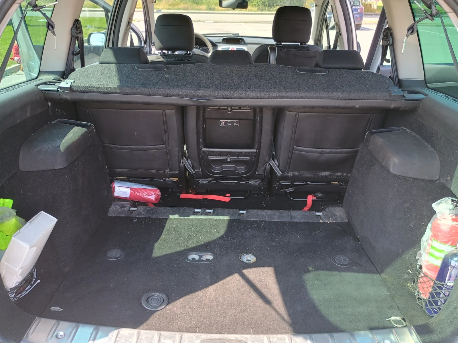 Peugeot 307 SW 1.6 HDi 110, снимка 12 - Автомобили и джипове - 54810203