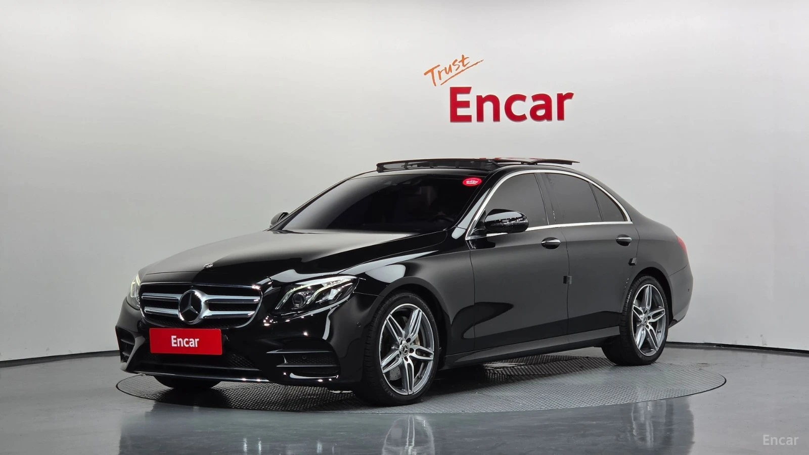 Mercedes-Benz E 300 4MATIC/AMG-LINE/FULL-ASSISTS/BURMESTER/SUNROOF