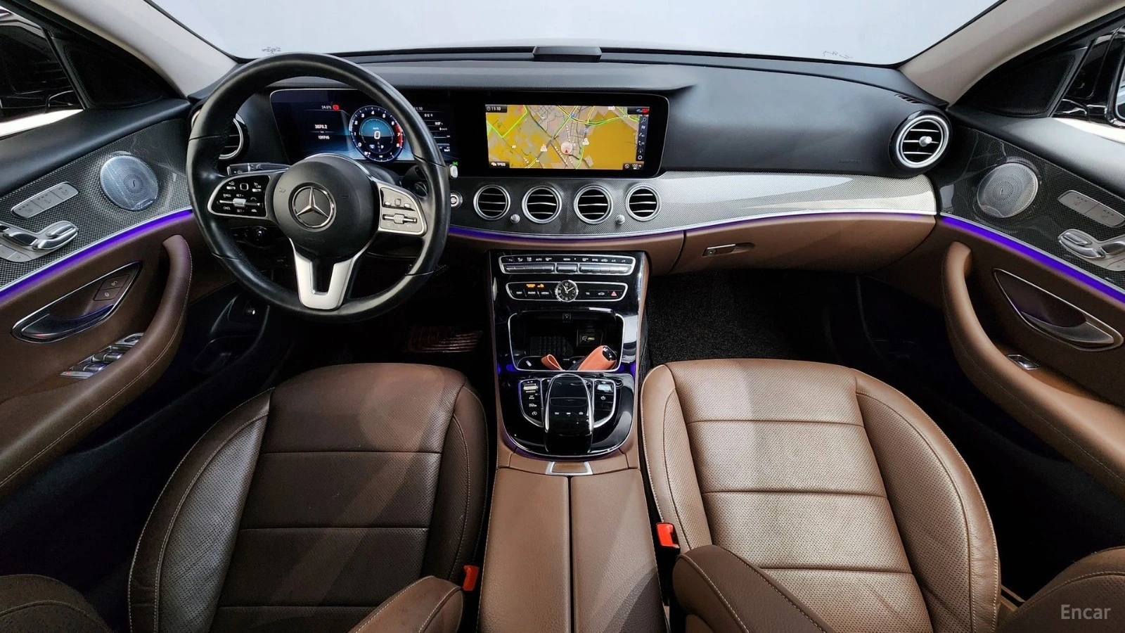 Mercedes-Benz E 300 4MATIC/AMG-LINE/FULL-ASSISTS/BURMESTER/SUNROOF, снимка 6 - Автомобили и джипове - 55642683