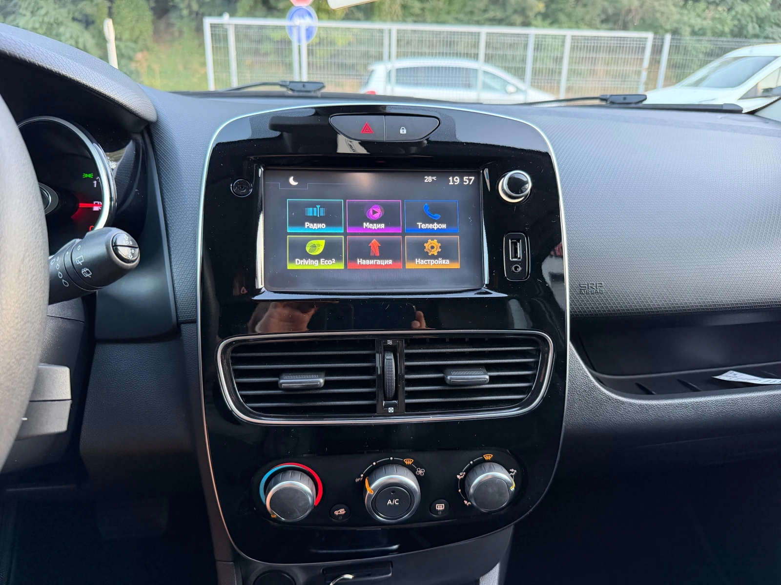 Renault Clio 1.5DCI* FACE* AVTOMAT* TOP, снимка 11 - Автомобили и джипове - 55792243