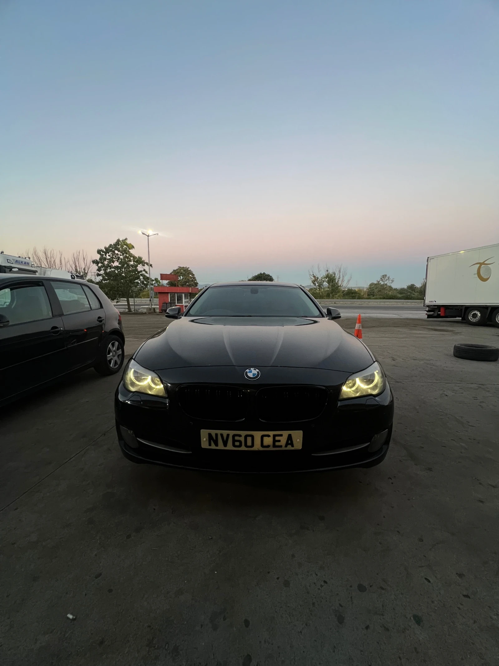 BMW 520, снимка 14 - Автомобили и джипове - 56072175
