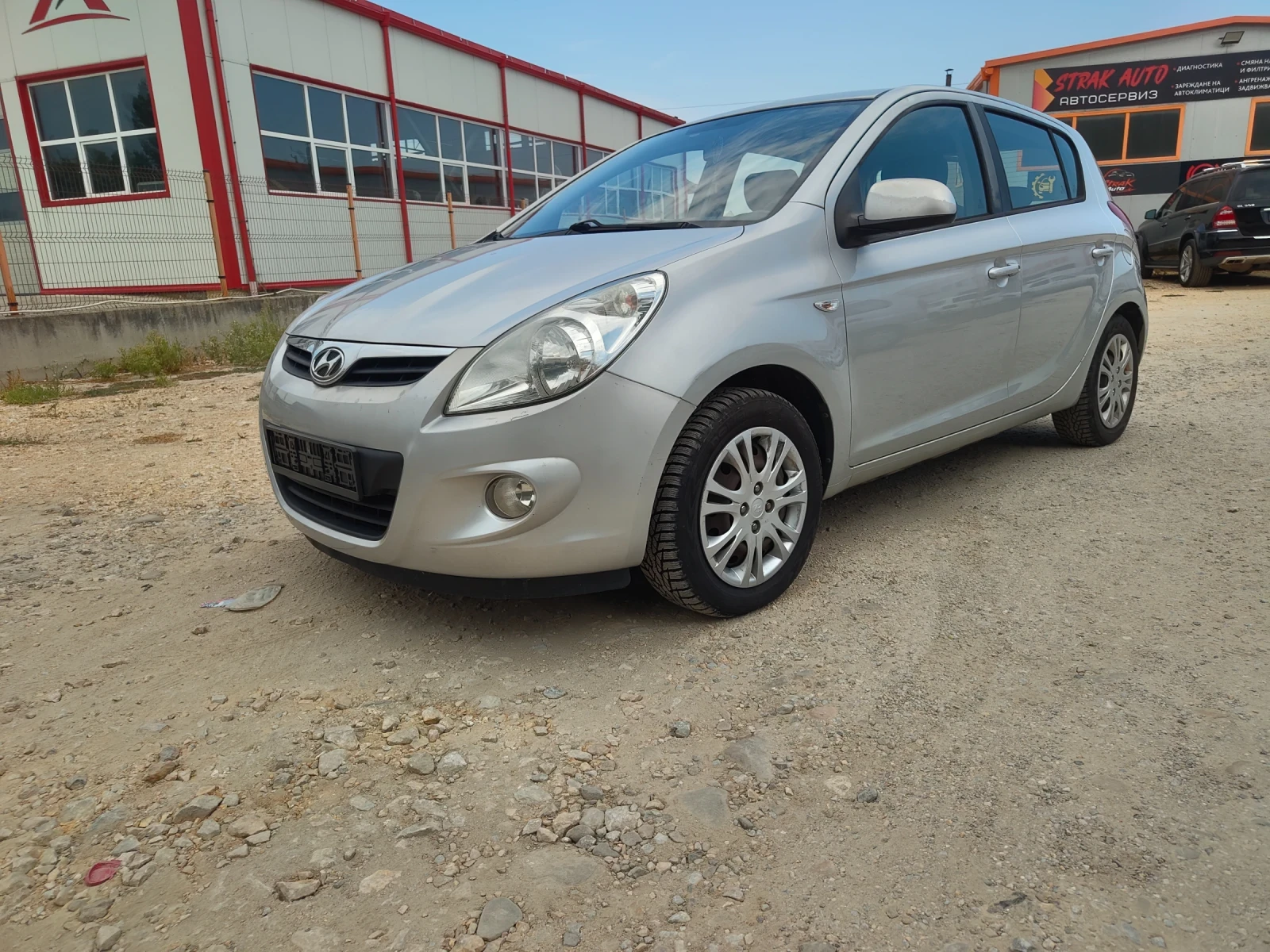 Hyundai I20, снимка 8 - Автомобили и джипове - 56629914