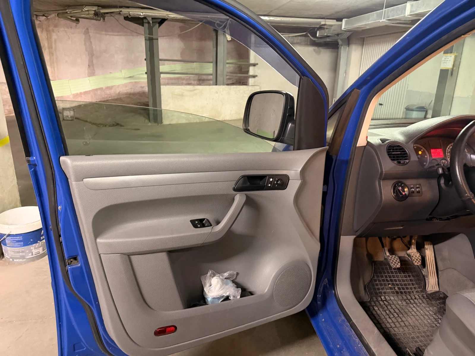 VW Caddy 1.9 tdi , снимка 6 - Автомобили и джипове - 56336584