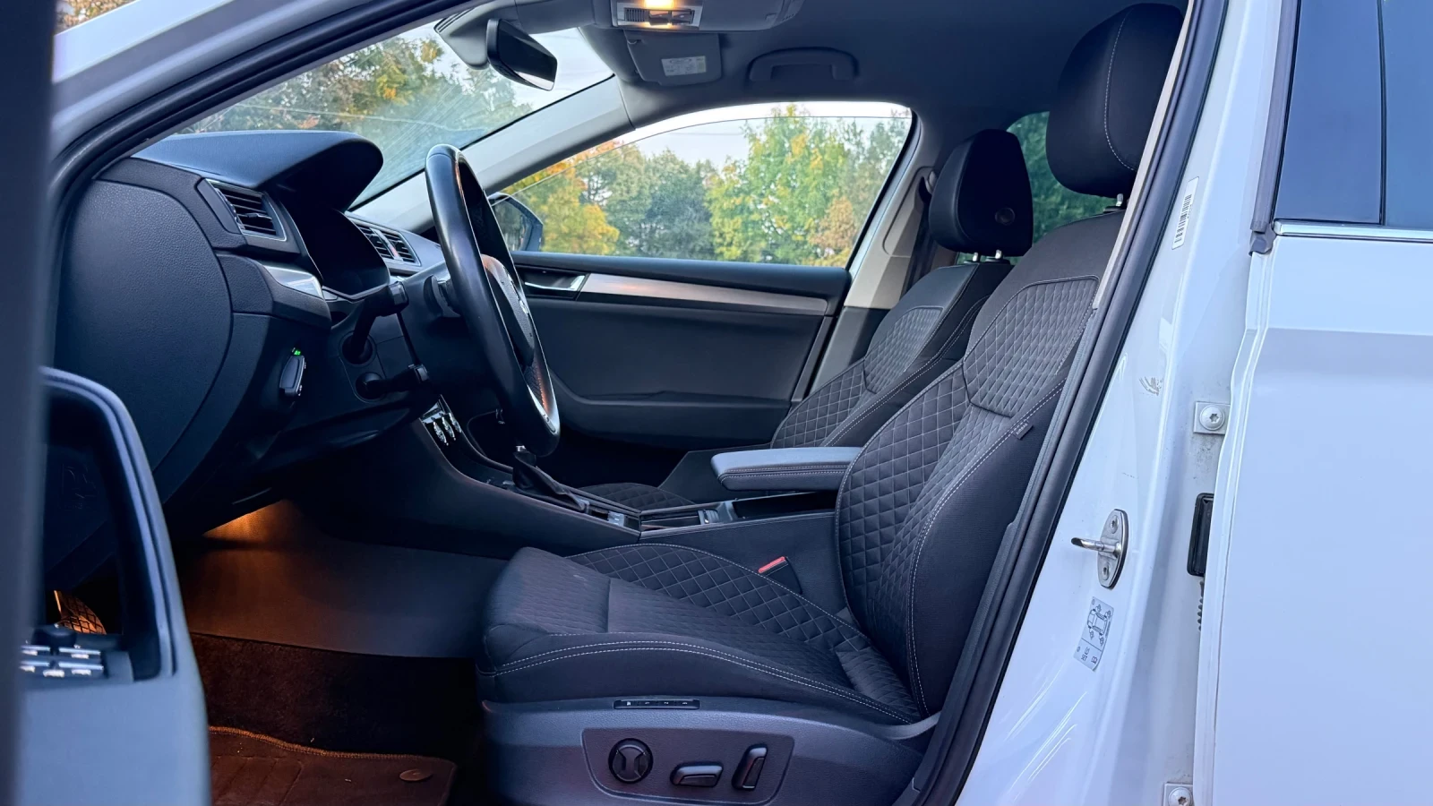 Skoda Superb DISTONIC* DSG* �������* NAVI* TOP | Mobile.bg � ����������� 7