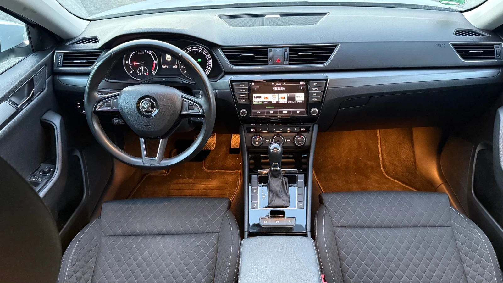 Skoda Superb DISTONIC* DSG* �������* NAVI* TOP | Mobile.bg � ����������� 11