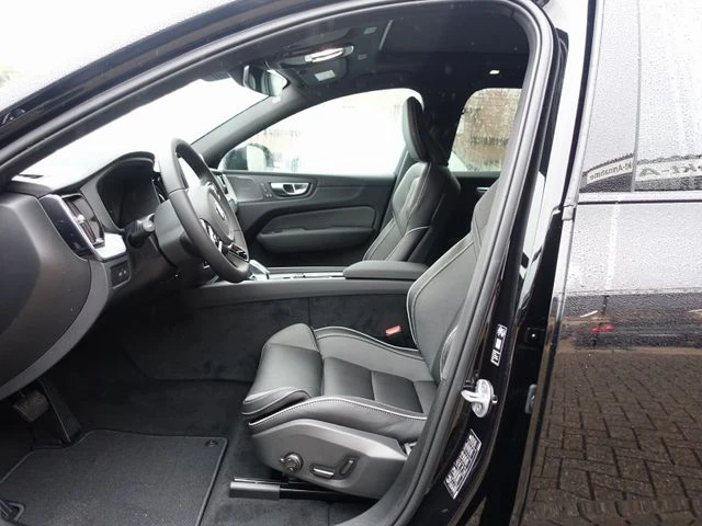 Volvo XC60 NEW 2026MY Black Edition T6 AWD, снимка 5 - Автомобили и джипове - 53100421