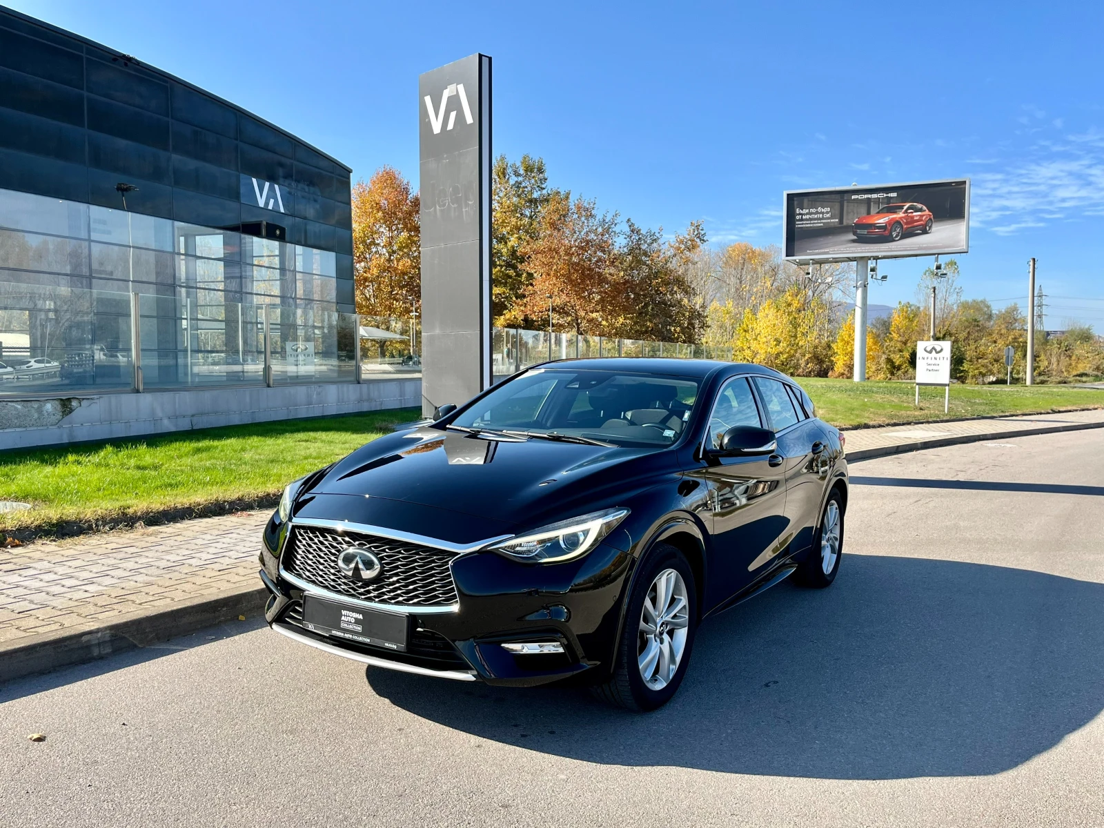 Infiniti Q30 1.6 LUXE 2WD - изображение 8