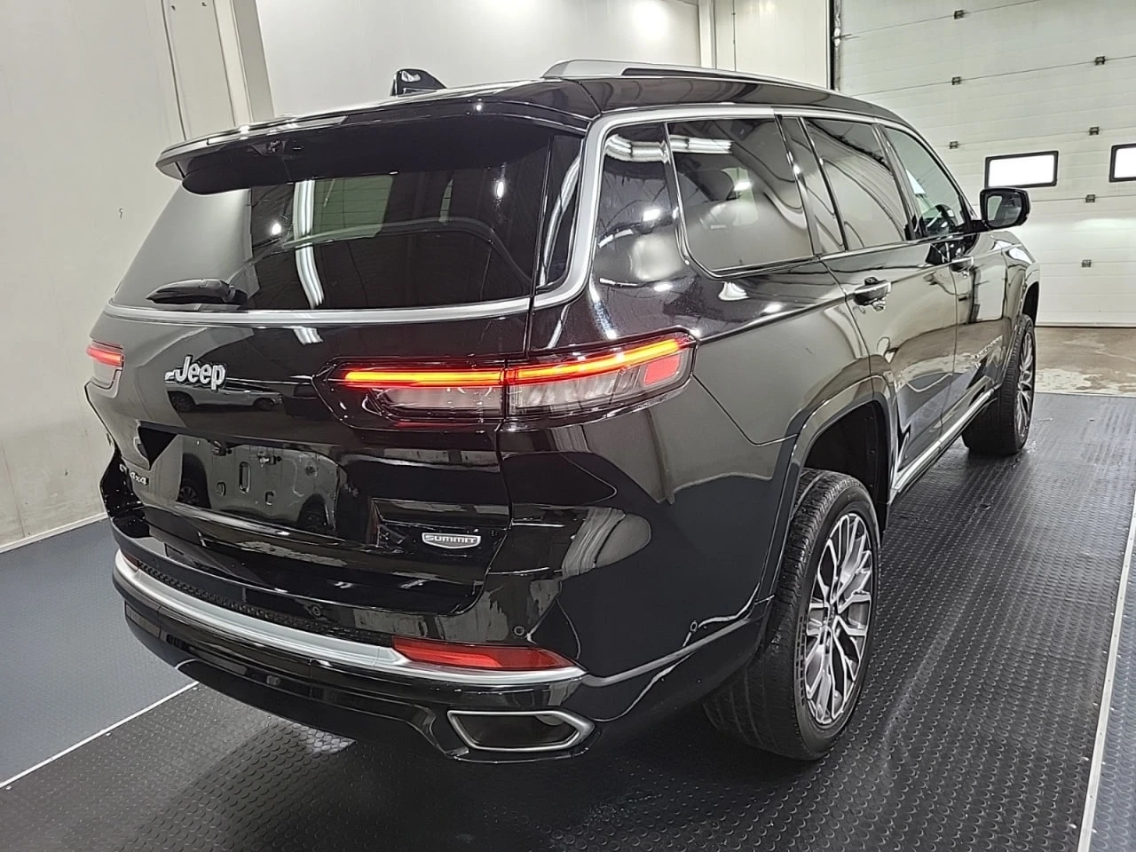 Jeep Grand cherokee 2022 LONG SUMMIT * АВТО КРЕДИТ*  - изображение 4