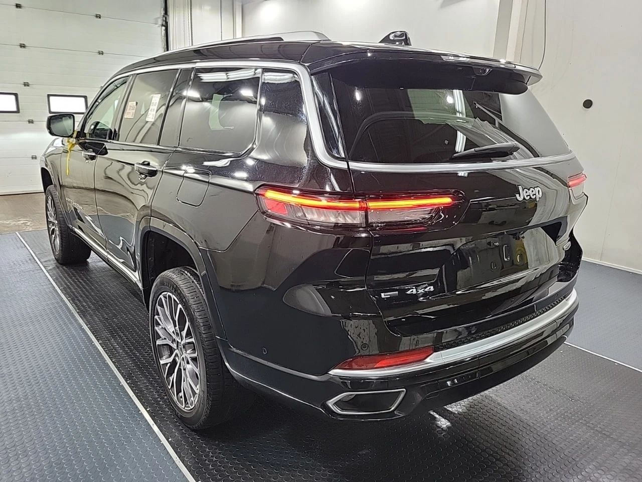 Jeep Grand cherokee 2022 LONG SUMMIT * АВТО КРЕДИТ*  - изображение 6