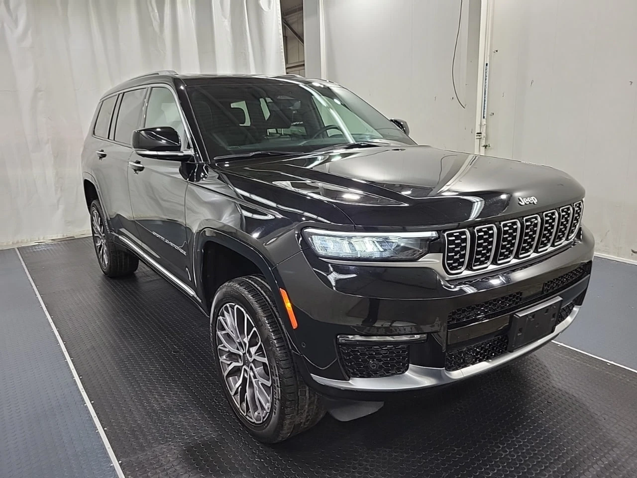 Jeep Grand cherokee 2022 LONG SUMMIT * АВТО КРЕДИТ*  - изображение 3