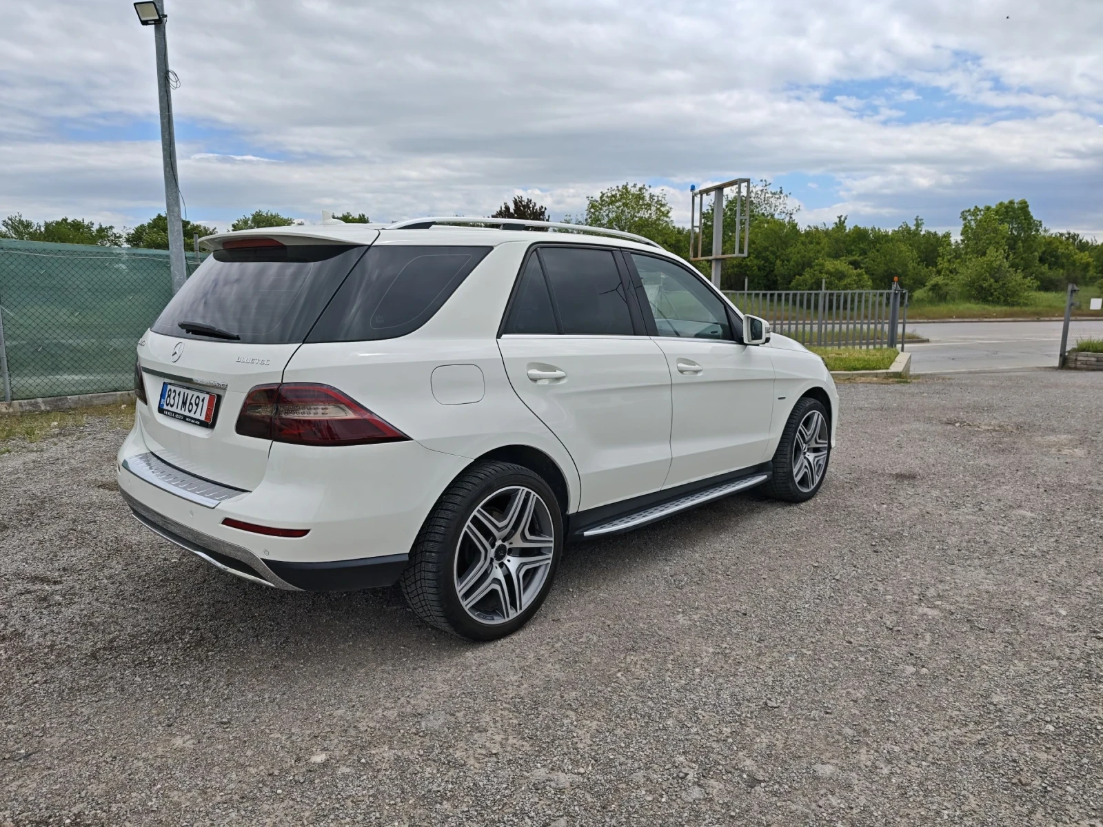 Mercedes-Benz ML 350 AMG 21 FULL TOP, снимка 5 - Автомобили и джипове - 52002347