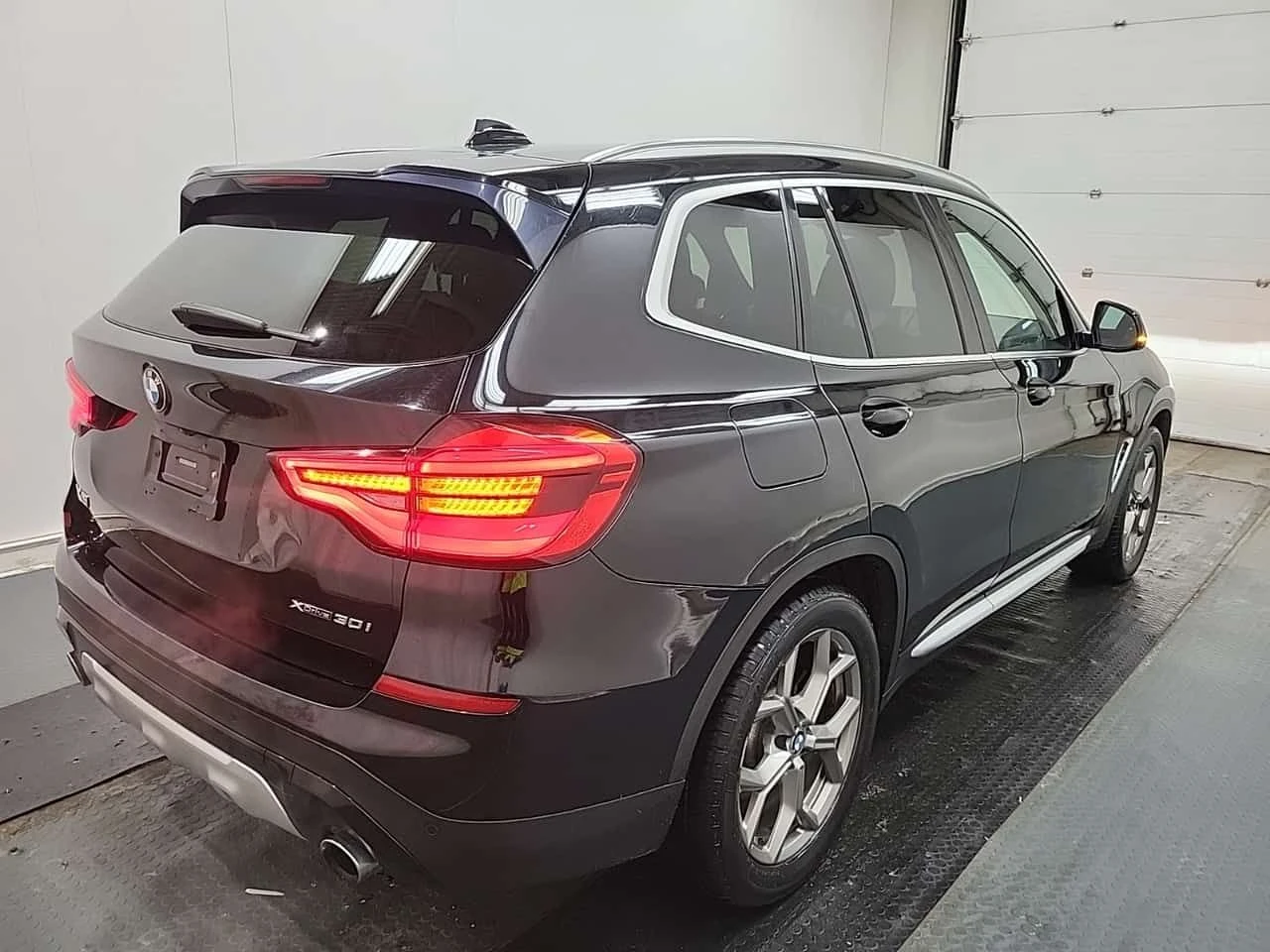 BMW X3 xDrive30i * ПАНО * ПОДГРЕВИ * 360  - изображение 3