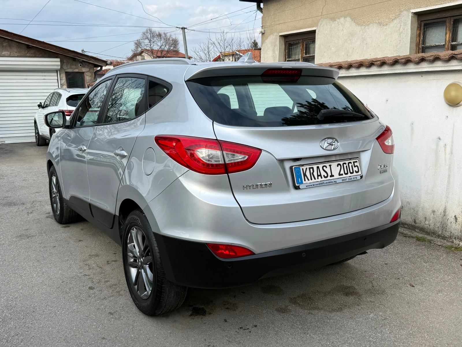 Hyundai IX35 1.7CRDI FACELIFT XPOSSIBLE NAVI KEYLESS-GO, снимка 4 - Автомобили и джипове - 53880154