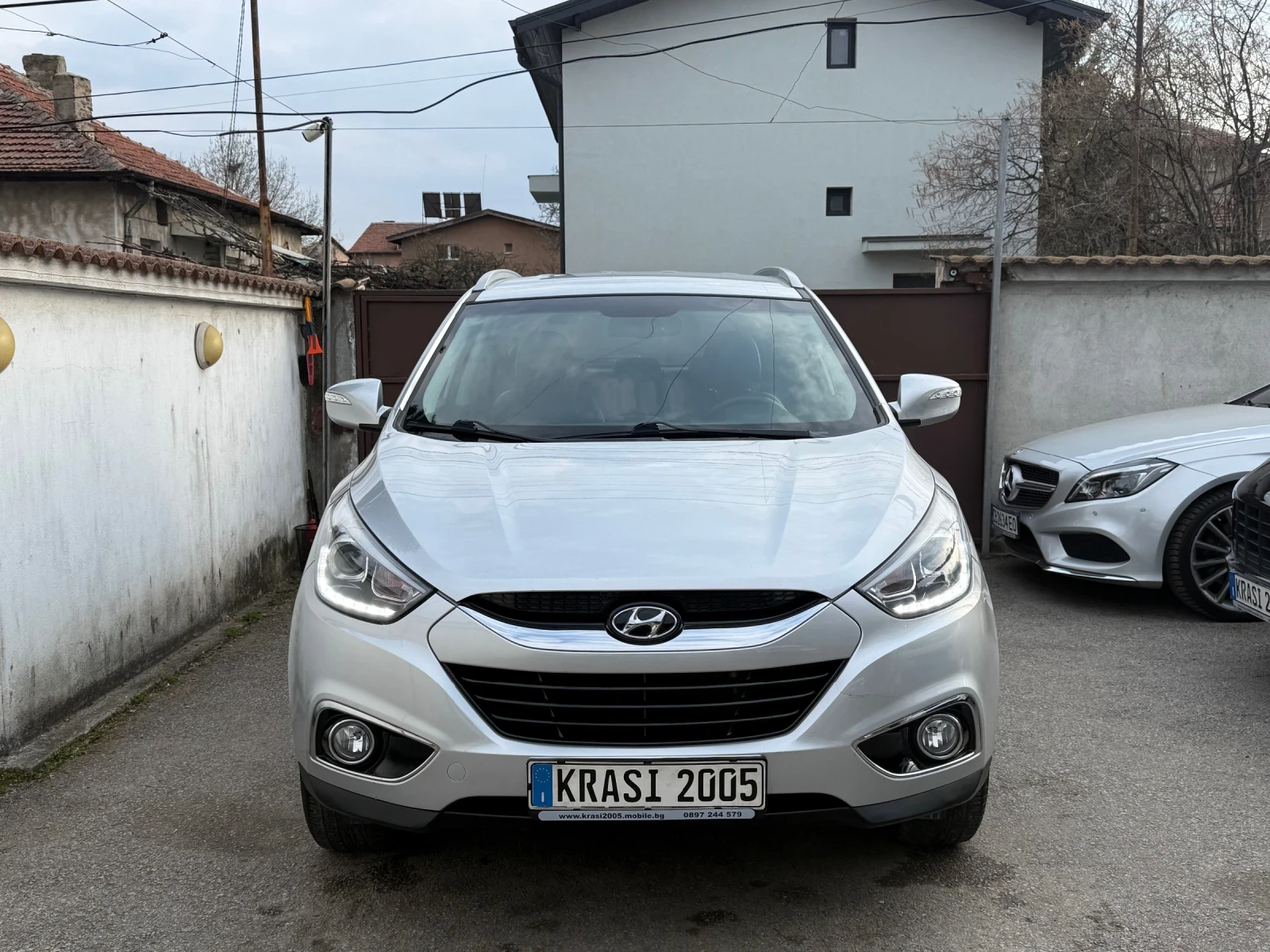 Hyundai IX35 1.7CRDI FACELIFT XPOSSIBLE NAVI KEYLESS-GO, снимка 2 - Автомобили и джипове - 53880154