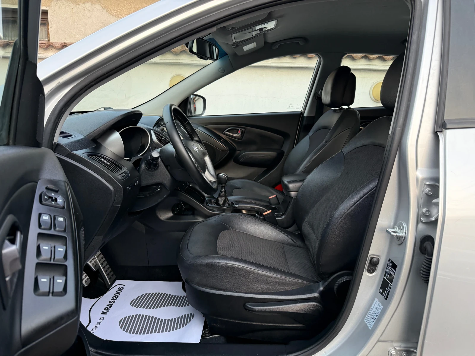 Hyundai IX35 1.7CRDI FACELIFT XPOSSIBLE NAVI KEYLESS-GO, снимка 7 - Автомобили и джипове - 53880154