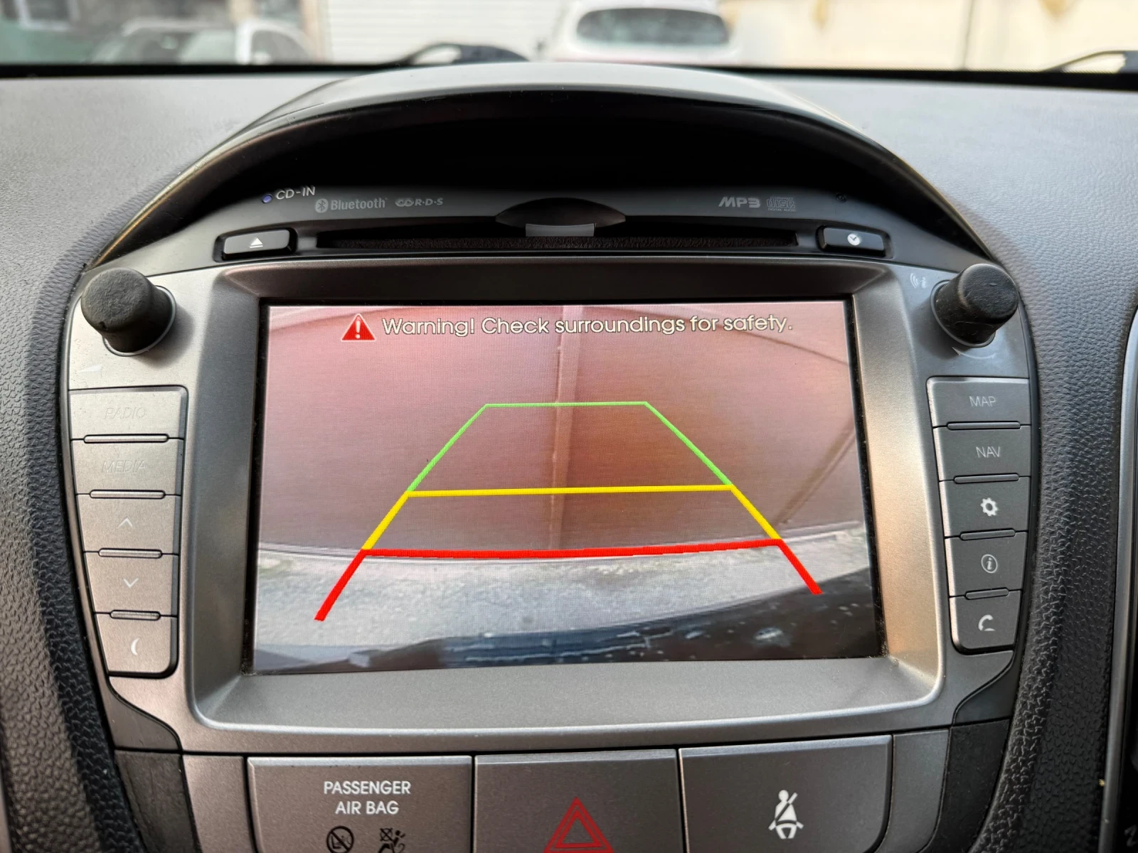 Hyundai IX35 1.7CRDI FACELIFT XPOSSIBLE NAVI KEYLESS-GO, снимка 17 - Автомобили и джипове - 53880154