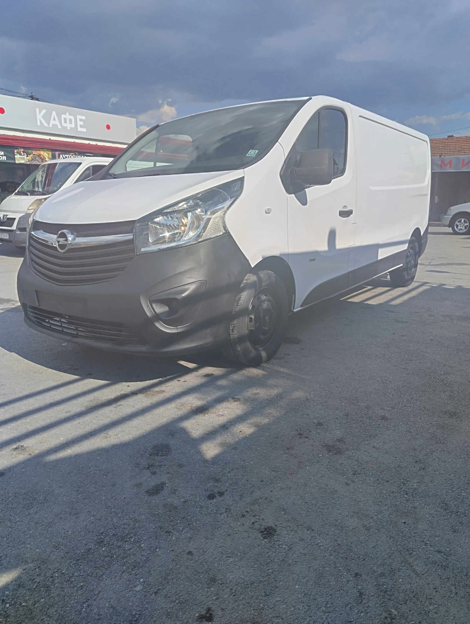 Opel Vivaro Дългата база 2016год - изображение 3