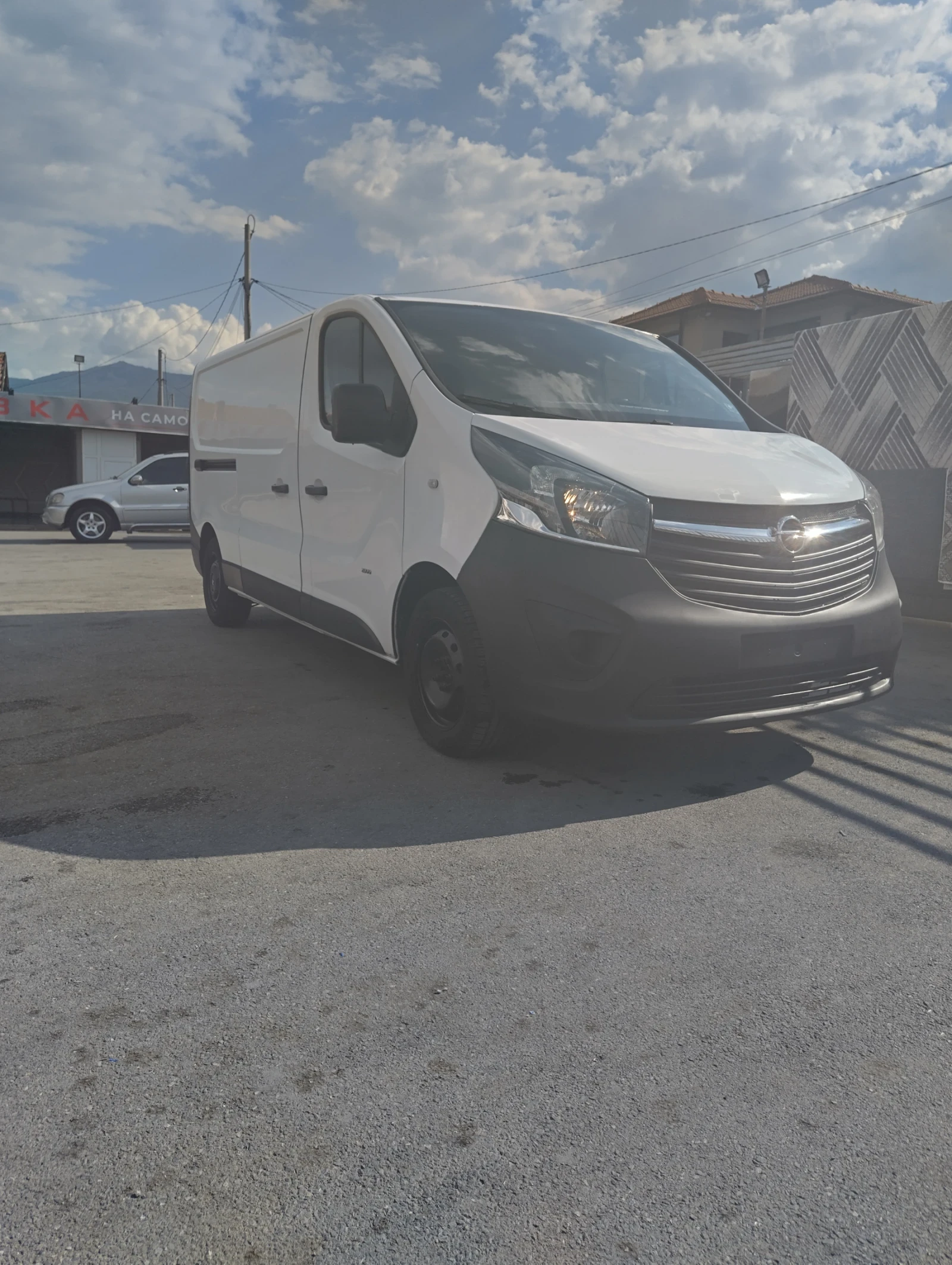 Opel Vivaro Дългата база 2016год - изображение 2