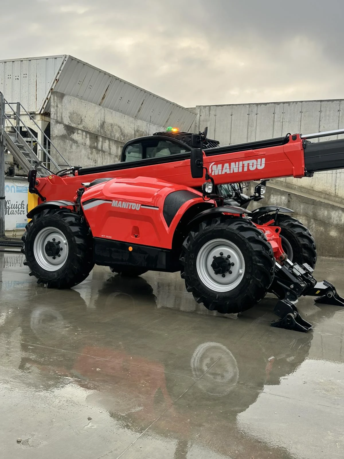Телескопични товарачи Manitou 1335 - изображение 7