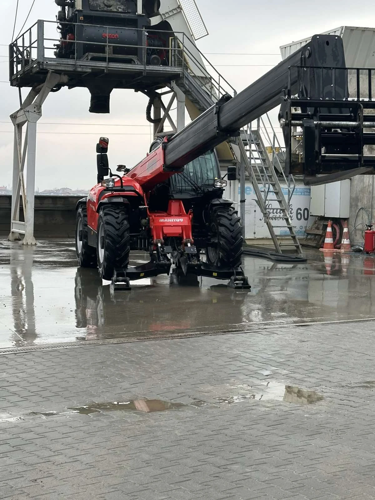 Телескопични товарачи Manitou 1335 - изображение 8