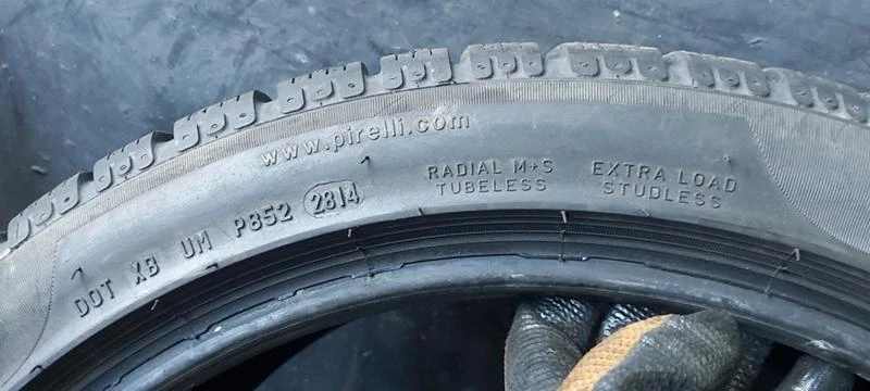 Гуми Зимни 215/45R18, снимка 7 - Гуми и джанти - 35124855