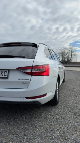 Skoda Superb 4x4 - 11000 € / 21514.13 лв. - 37384486 5