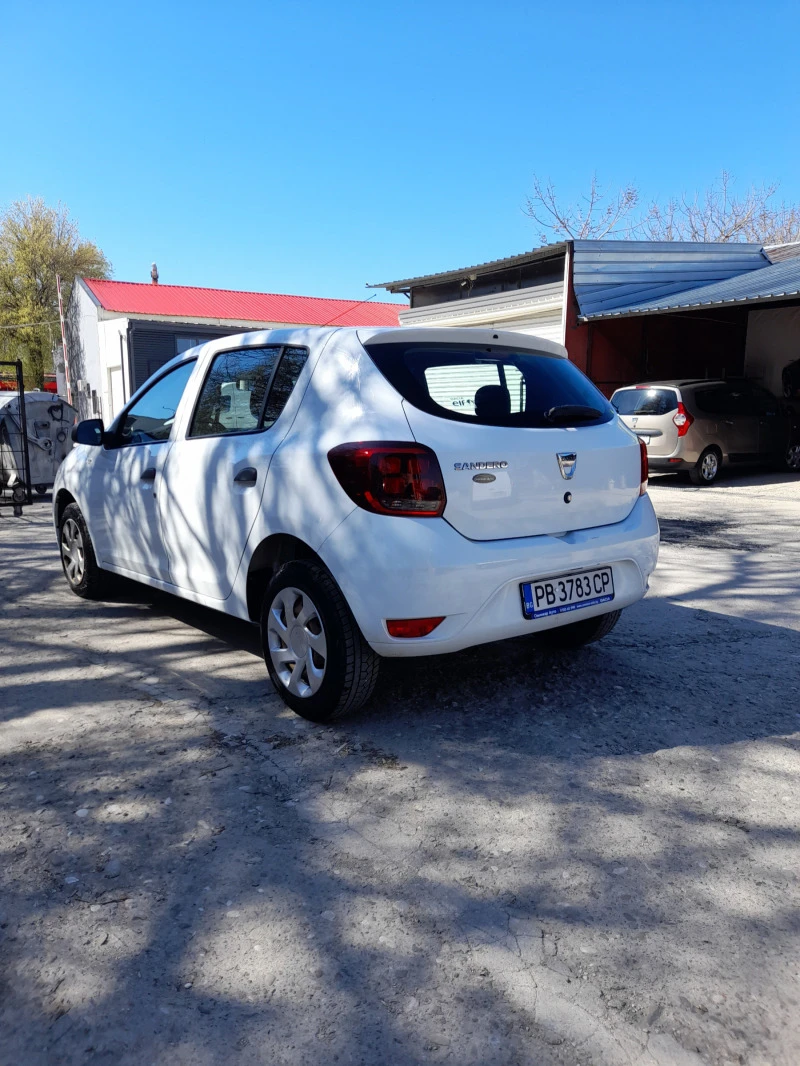 Dacia Sandero 1.5 DCI, снимка 9 - Автомобили и джипове - 46909776