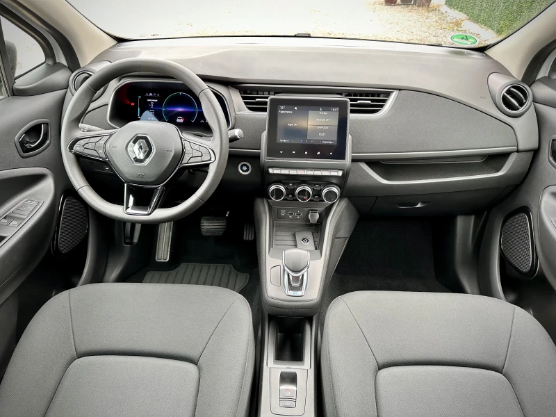 Renault Zoe 52kWh* 9400km!!!, снимка 10 - Автомобили и джипове - 47305818