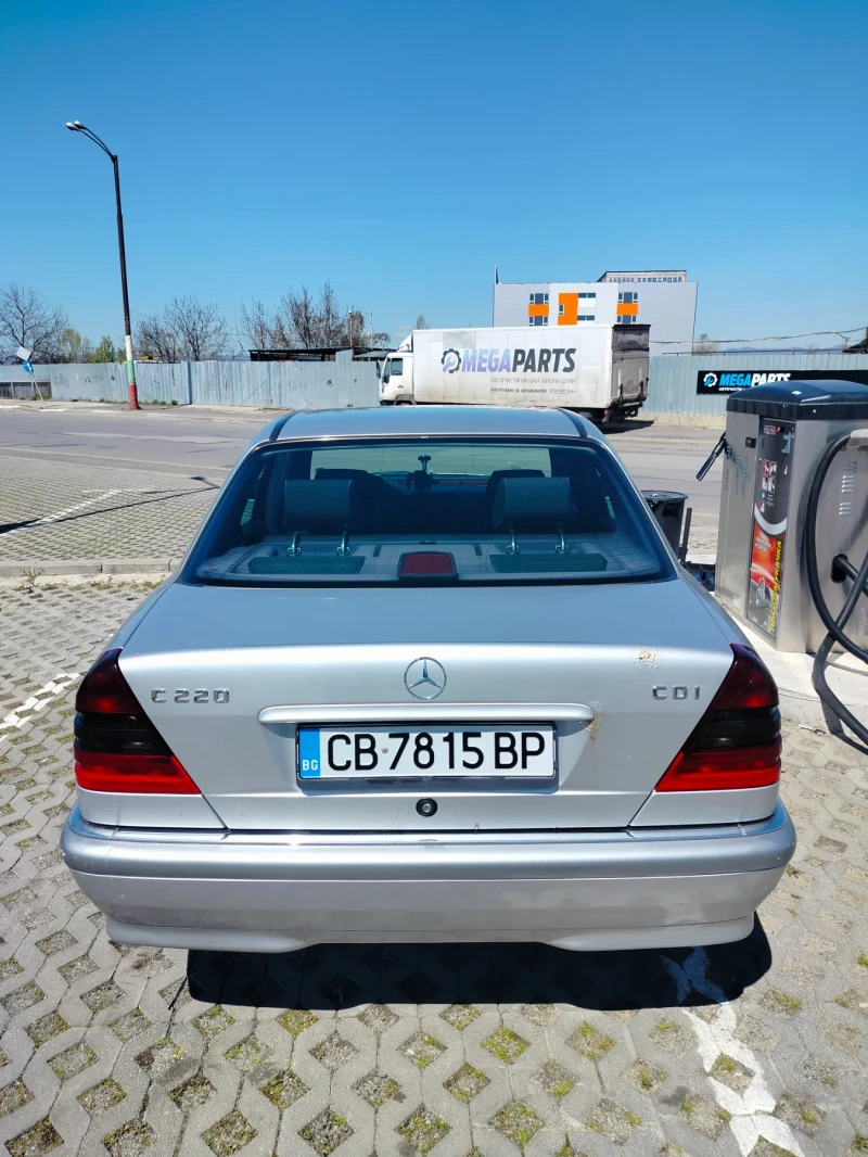 Mercedes-Benz C 220 CDI, снимка 4 - Автомобили и джипове - 52377389
