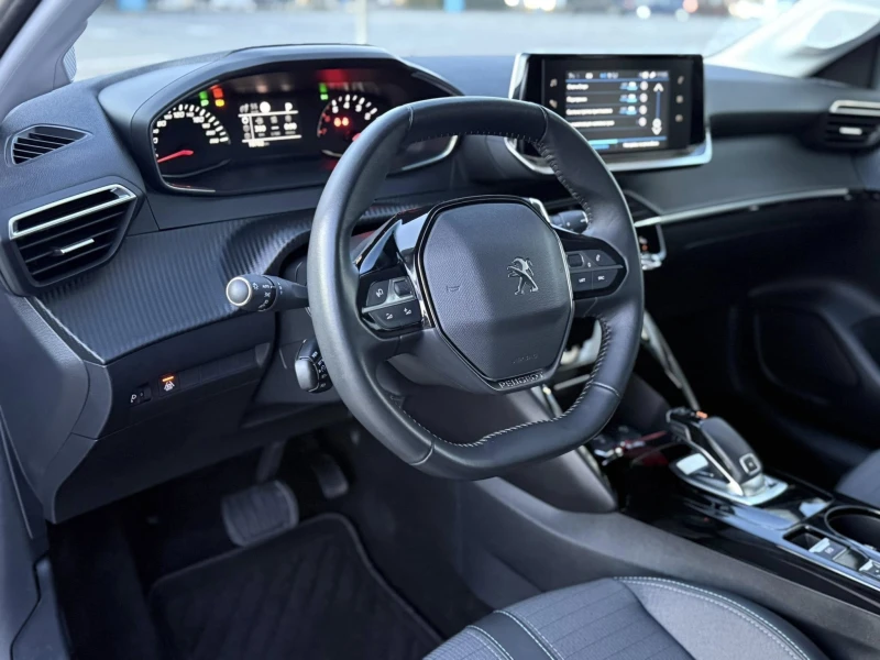 Peugeot 208 ПОДГРЕВ НА СЕДАЛКИ !1.2 PureTech 100 Allure, снимка 9 - Автомобили и джипове - 52533544