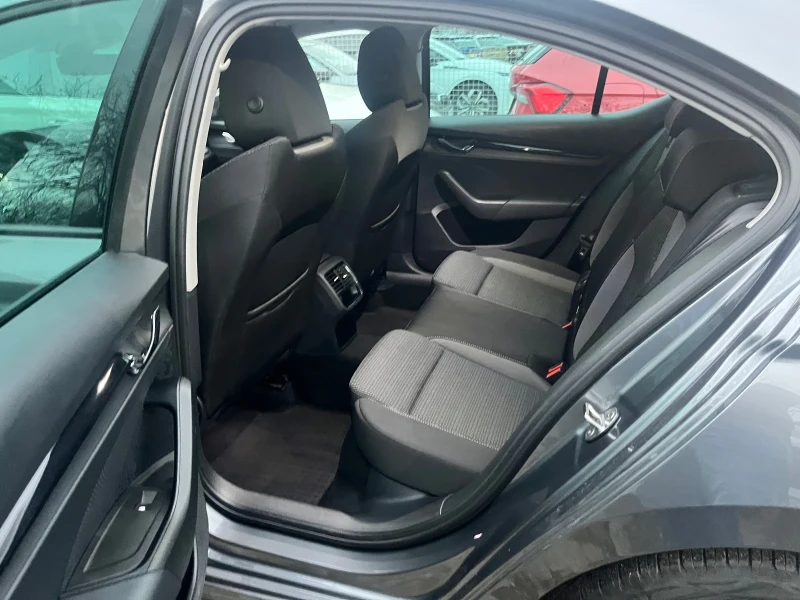 Skoda Octavia 1.5 TSI 7DSG M-HEV, снимка 7 - Автомобили и джипове - 52654174