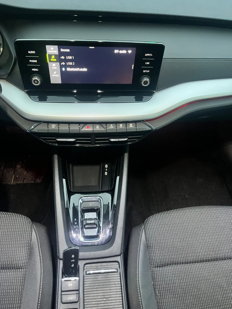 Skoda Octavia 1.5 TSI 7DSG M-HEV, снимка 10 - Автомобили и джипове - 52654174