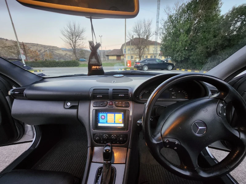 Mercedes-Benz C 240 2.6, снимка 10 - Автомобили и джипове - 52754745
