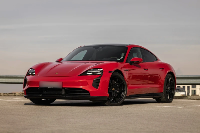 Porsche Taycan GTS, снимка 2 - Автомобили и джипове - 52849333