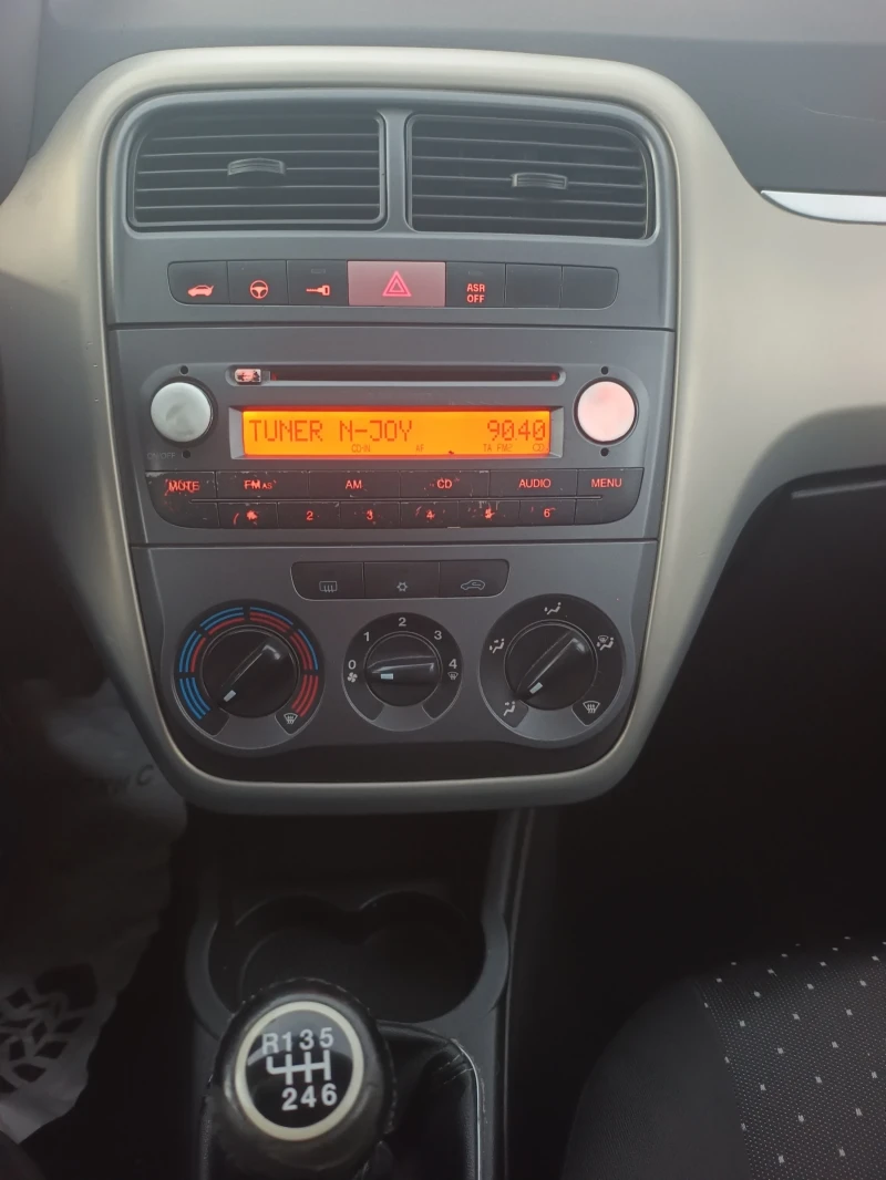 Fiat Punto 1.3 Mjet/Euro 4/Климатик /90 к.с., снимка 16 - Автомобили и джипове - 52943348