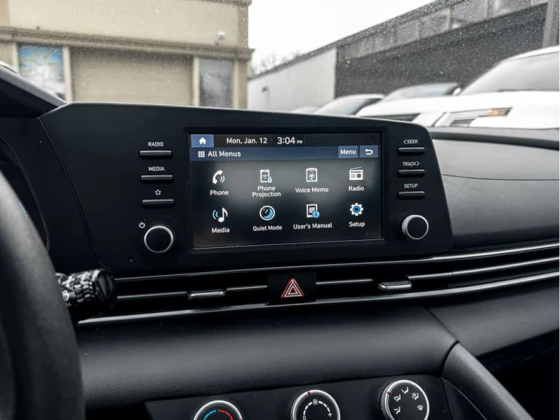 Hyundai Elantra * ESSENTIAL | ONE OWNER | HEATED SEATS | CARPLAY |, снимка 14 - Автомобили и джипове - 53515602