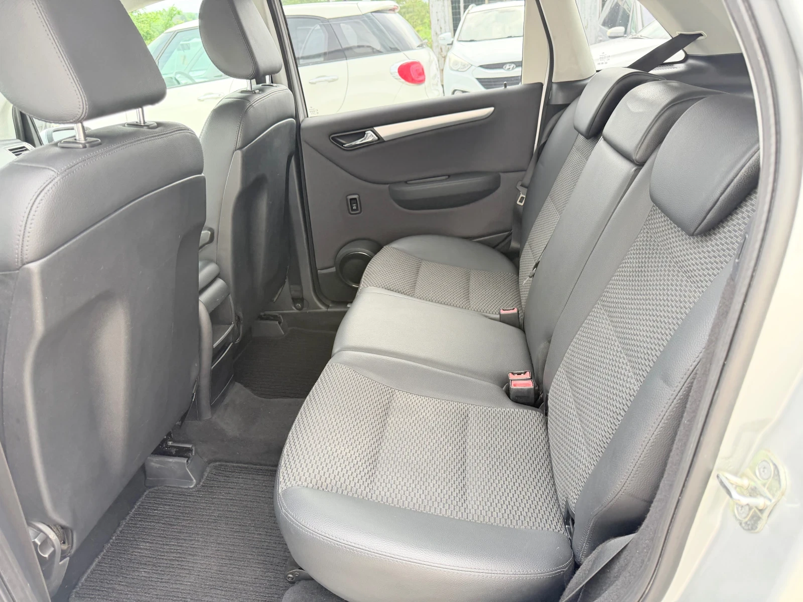 Mercedes-Benz B 180 180* Navi* 135000km* UNIKAT* , снимка 8 - Автомобили и джипове - 46638214