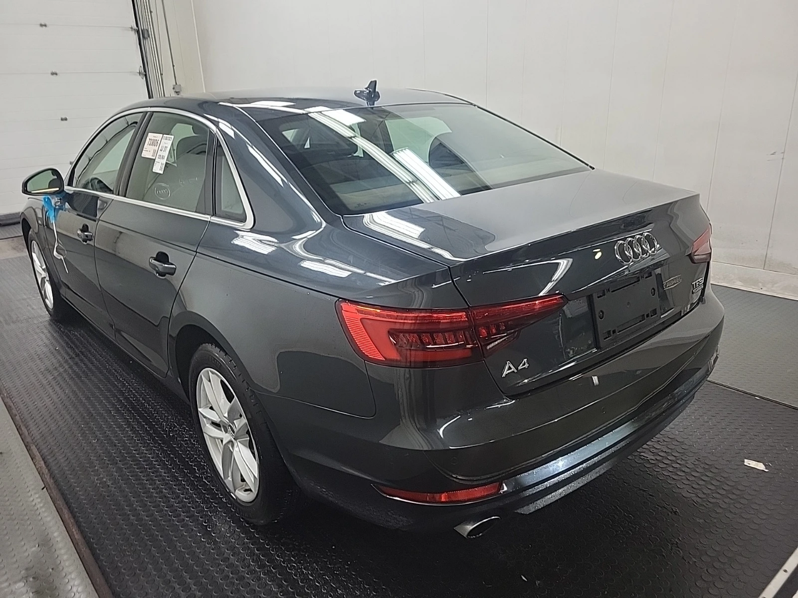 Audi A4 Komfort* ЦЕНА ДО БЪЛГАРИЯ* (CARFAX) - изображение 4