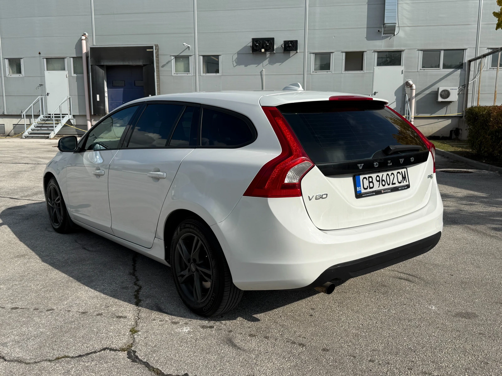 Volvo V60 1.6d 114 к.с.  - изображение 3
