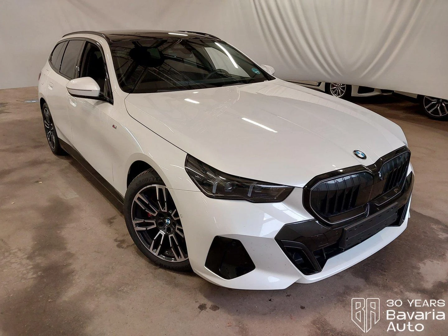BMW 540 d xDrive Touring M Sport Paket Steptronic - изображение 4