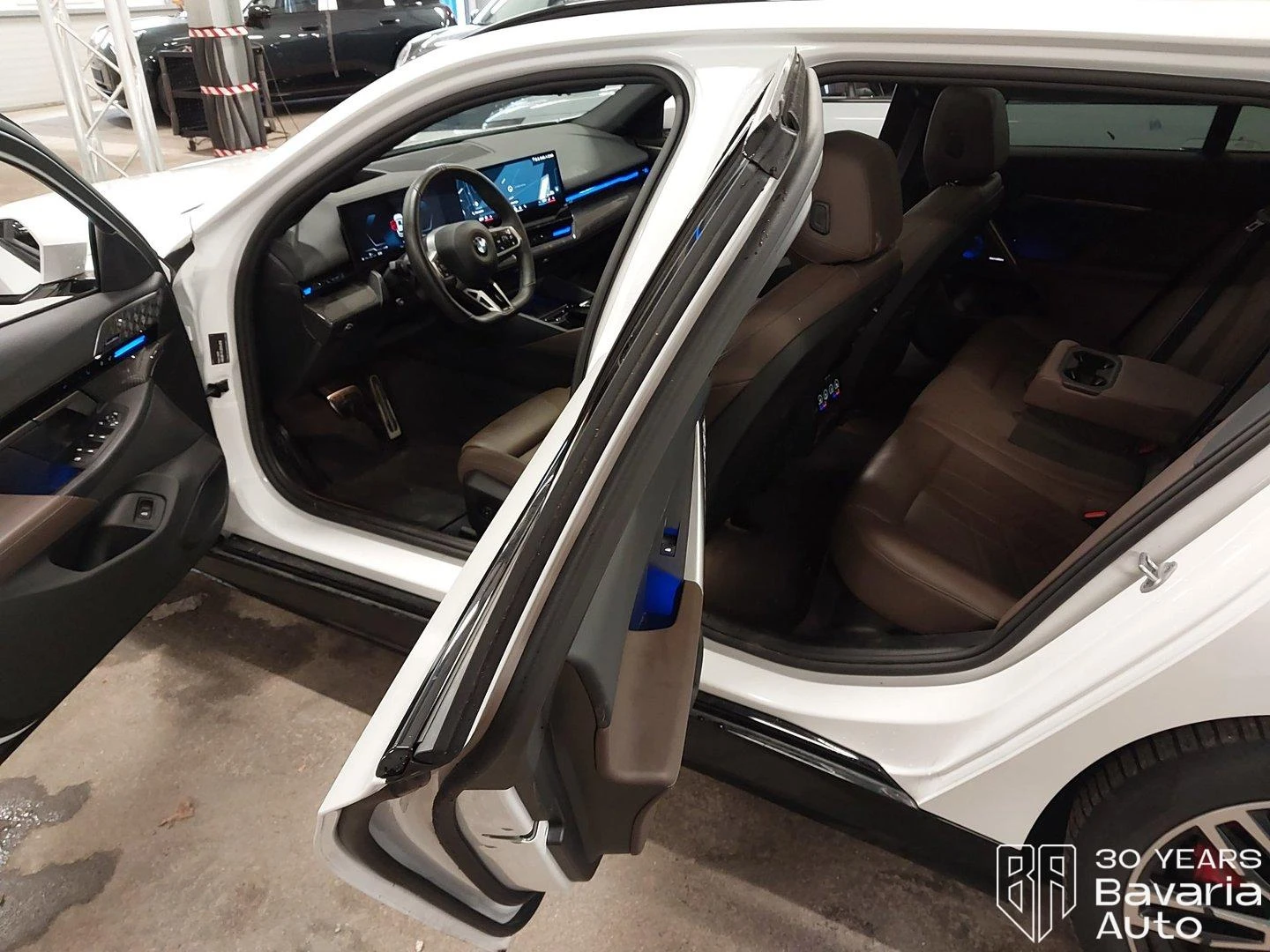 BMW 540 d xDrive Touring M Sport Paket Steptronic - изображение 5