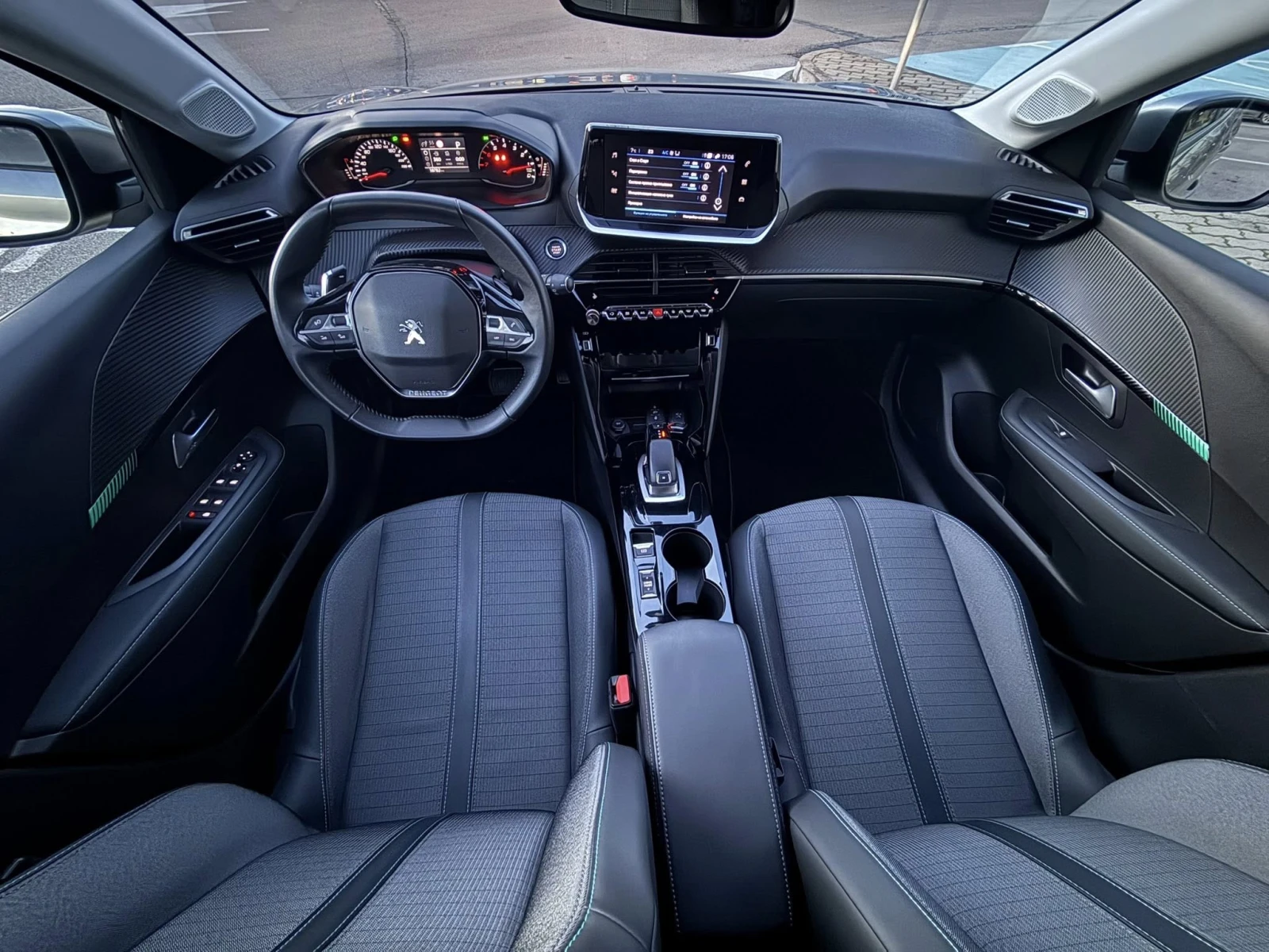 Peugeot 208 ПОДГРЕВ НА СЕДАЛКИ !1.2 PureTech 100 Allure - изображение 10