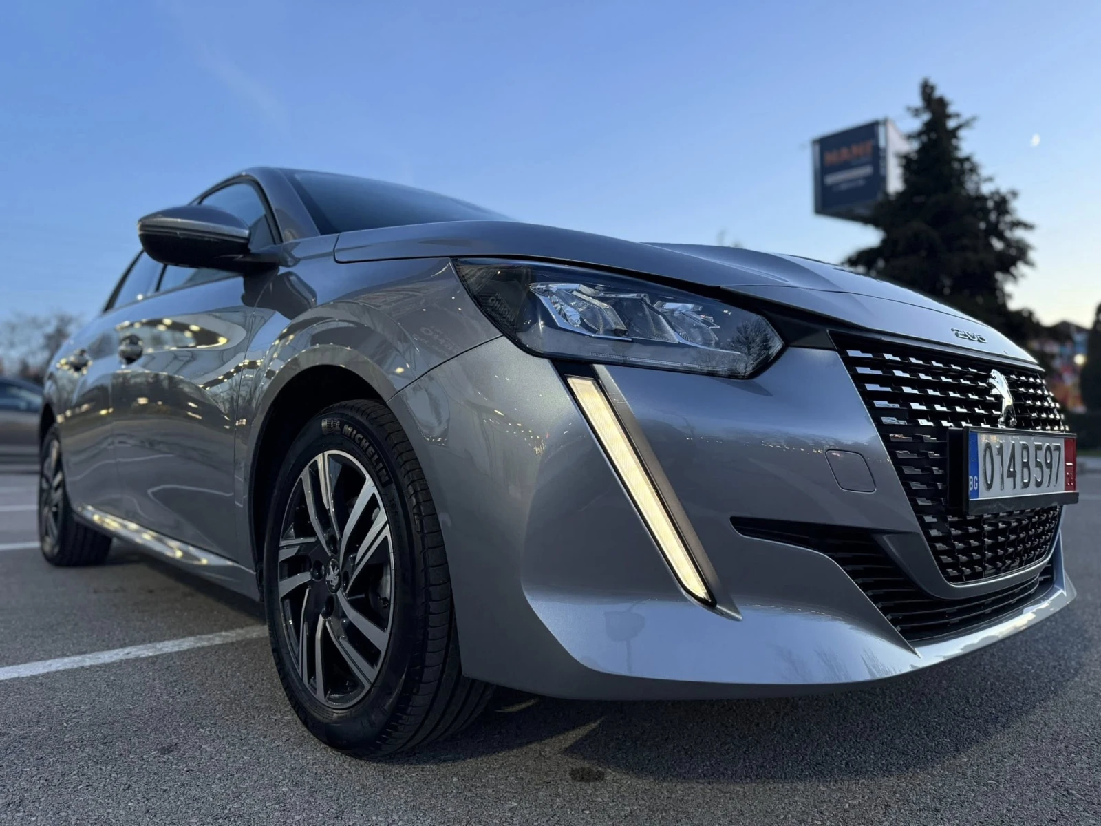 Peugeot 208 ПОДГРЕВ НА СЕДАЛКИ !1.2 PureTech 100 Allure - изображение 7