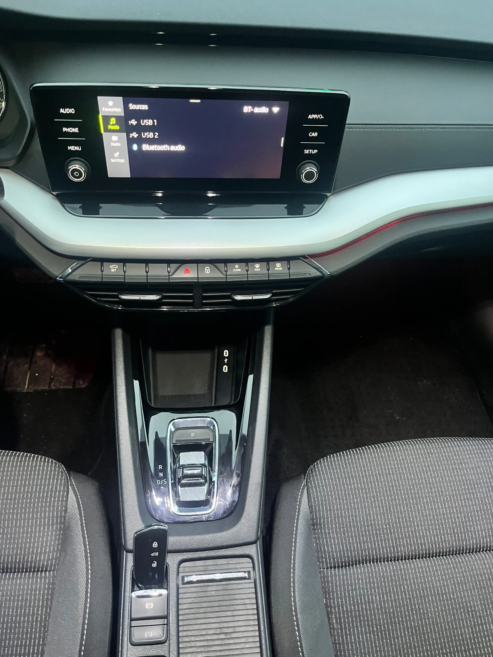 Skoda Octavia 1.5 TSI 7DSG M-HEV - изображение 10