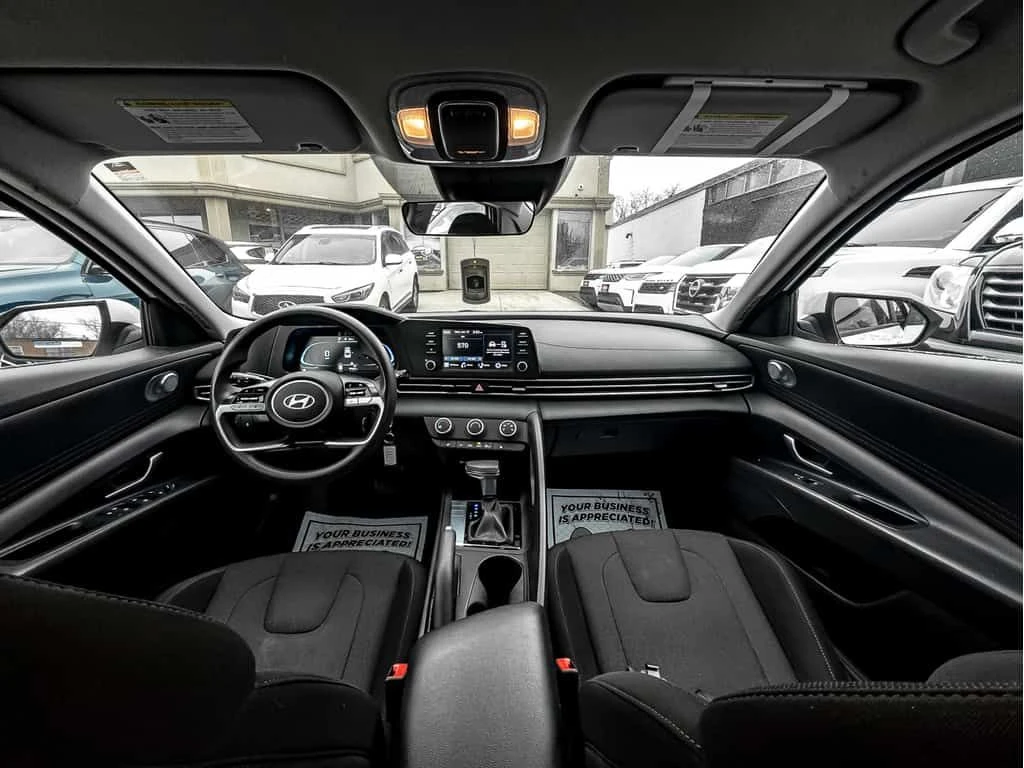 Hyundai Elantra * ESSENTIAL | ONE OWNER | HEATED SEATS | CARPLAY | | Mobile.bg � ����������� 9