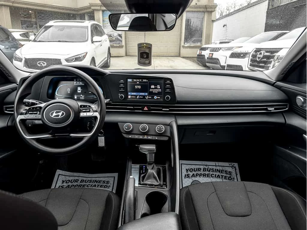 Hyundai Elantra * ESSENTIAL | ONE OWNER | HEATED SEATS | CARPLAY | | Mobile.bg � ����������� 8