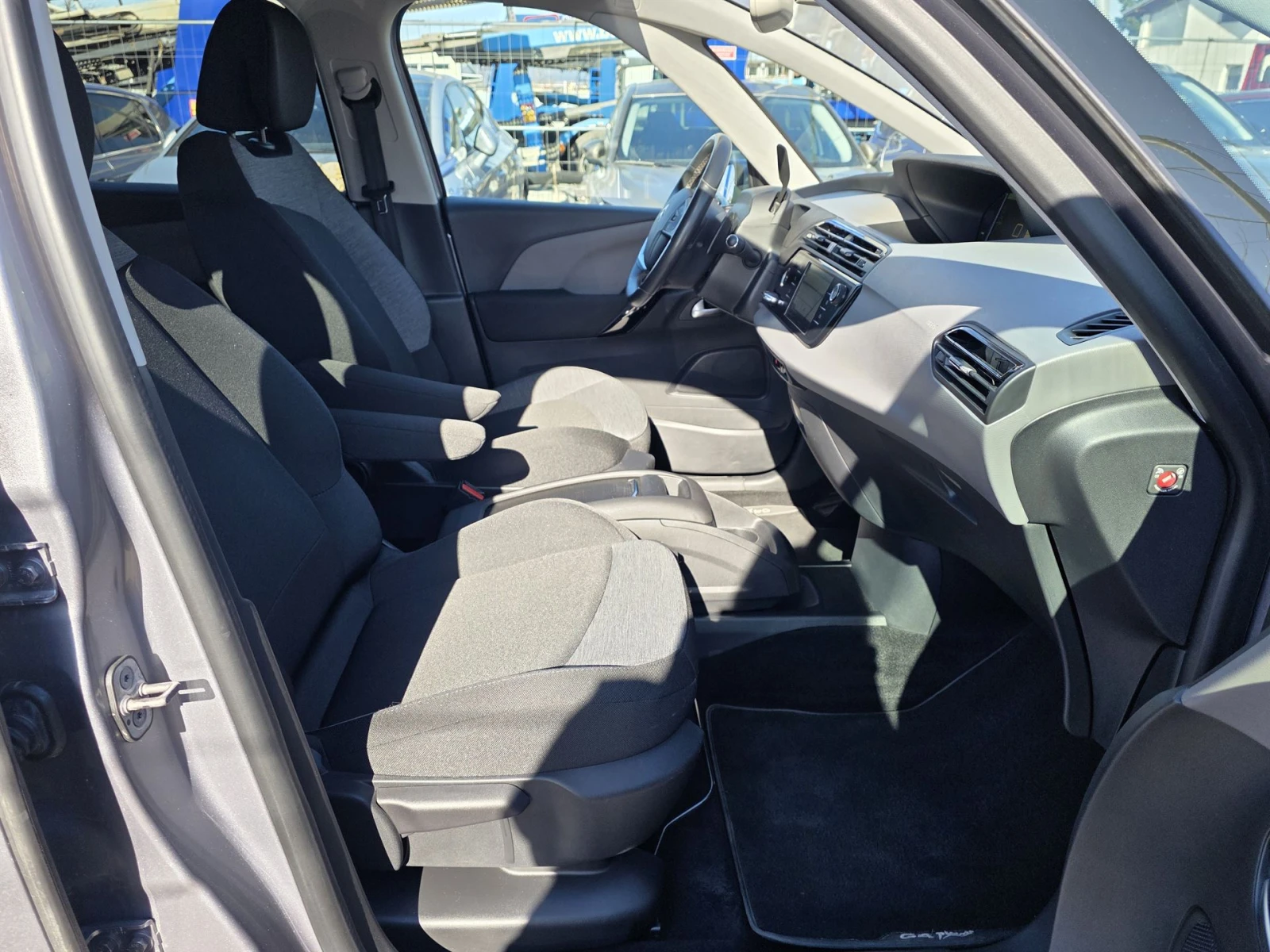 Citroen C4 Picasso 1.2 e-THP Feel Automatic - изображение 9