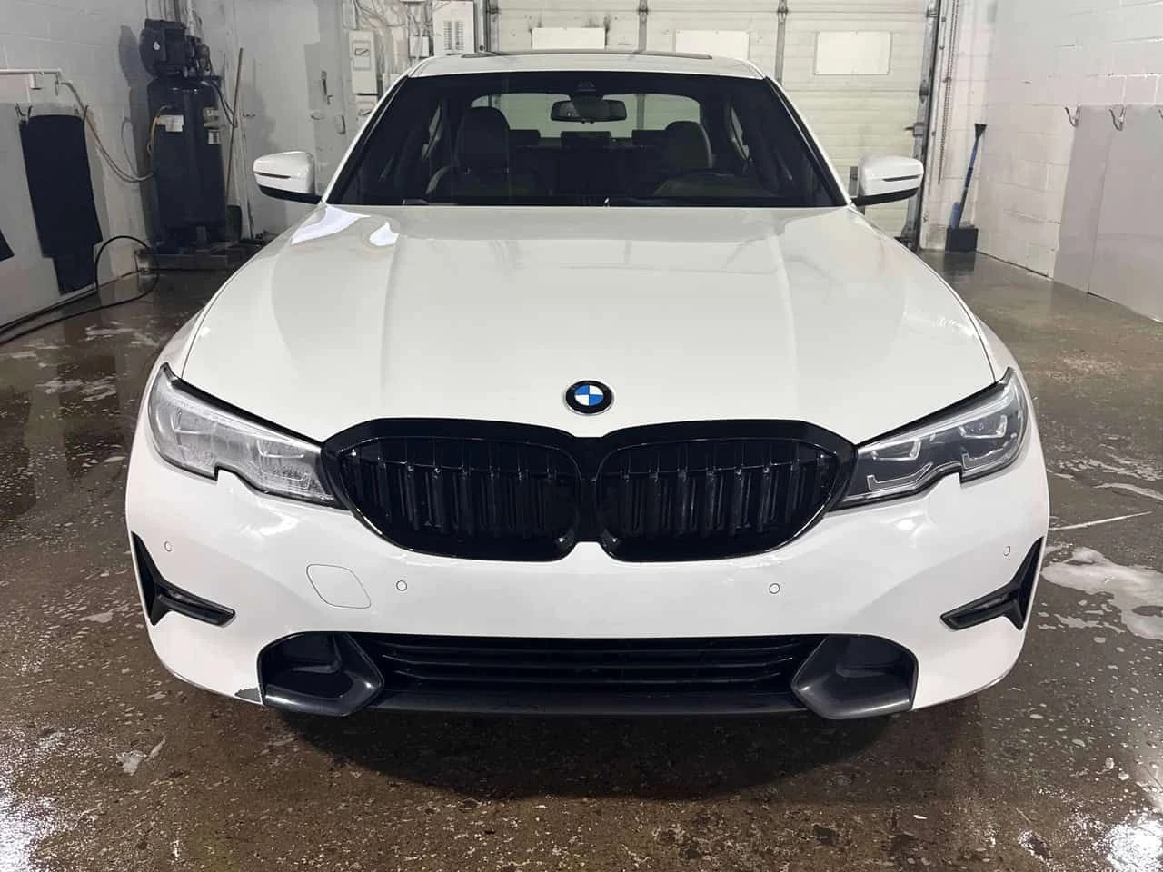BMW 330 330i xDrive  CARFAX, снимка 6 - Автомобили и джипове - 53994257